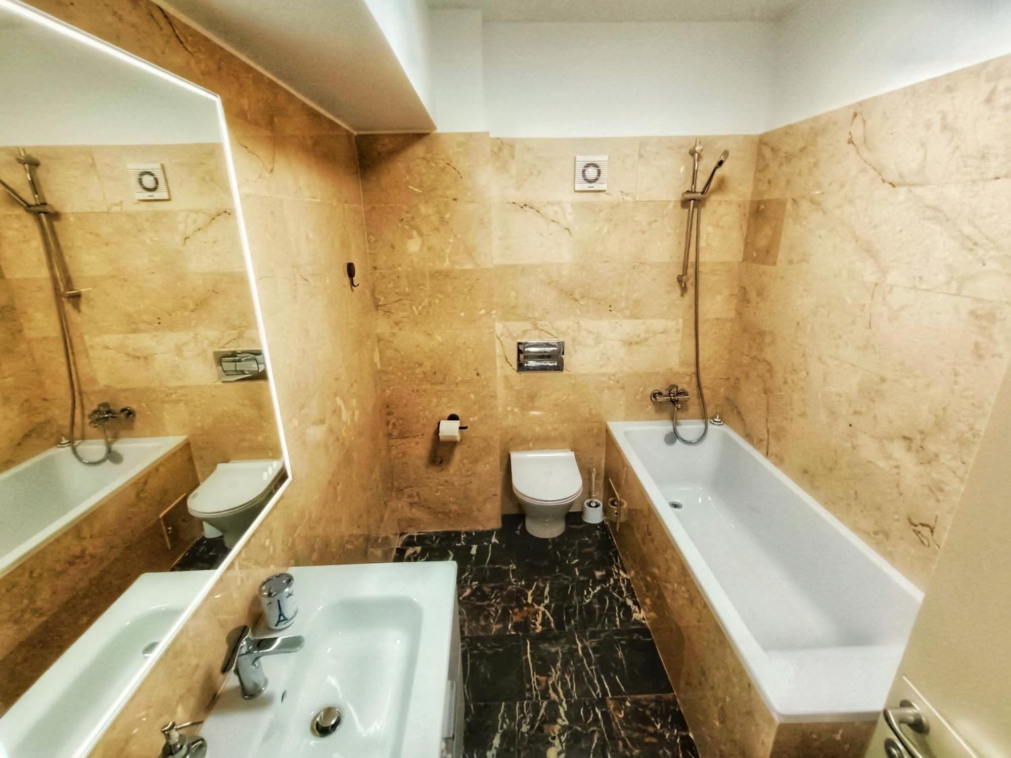 יאשי Super Apartments Near Airport With Shop & Free Parking מראה חיצוני תמונה