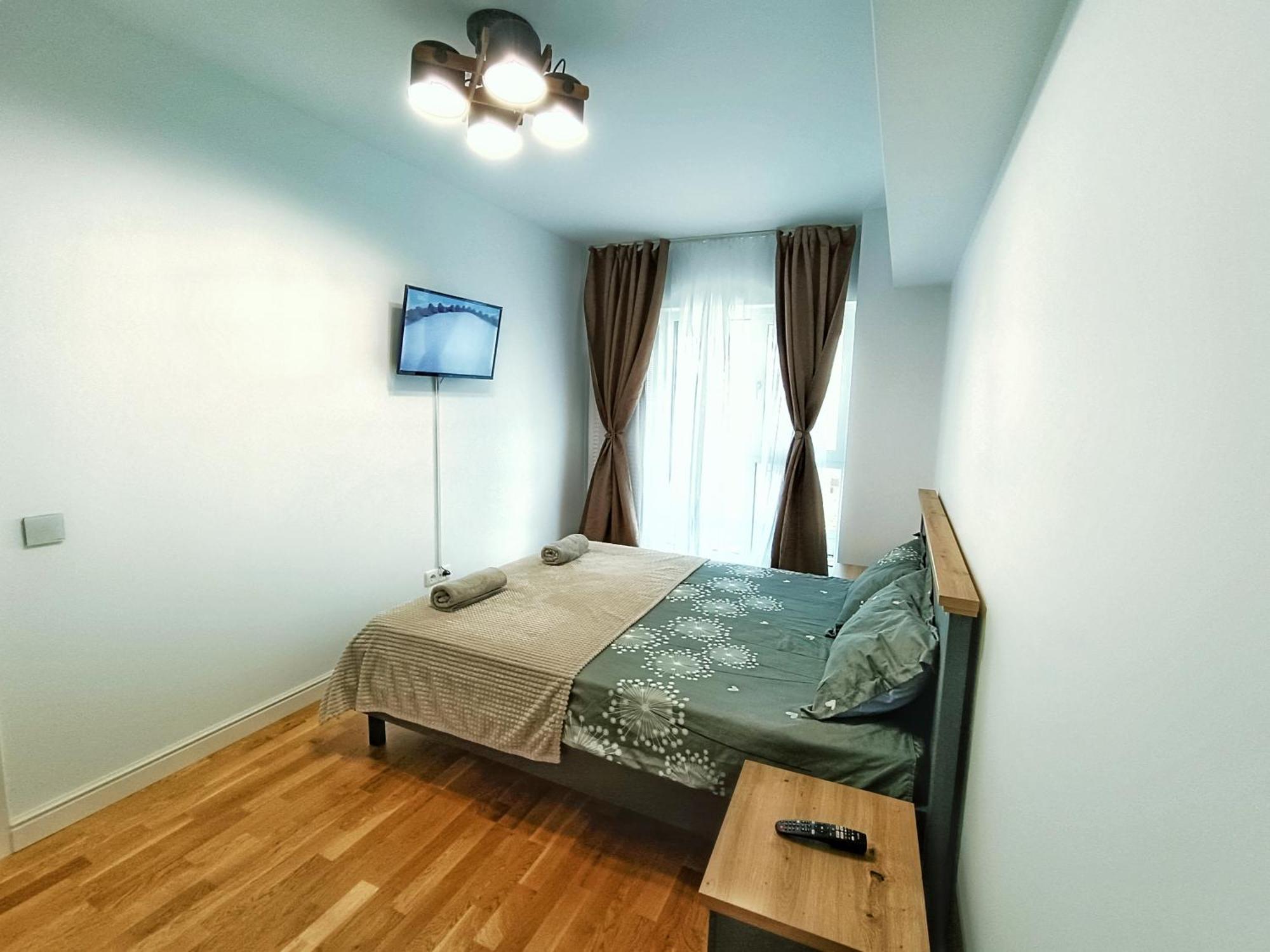 יאשי Super Apartments Near Airport With Shop & Free Parking מראה חיצוני תמונה